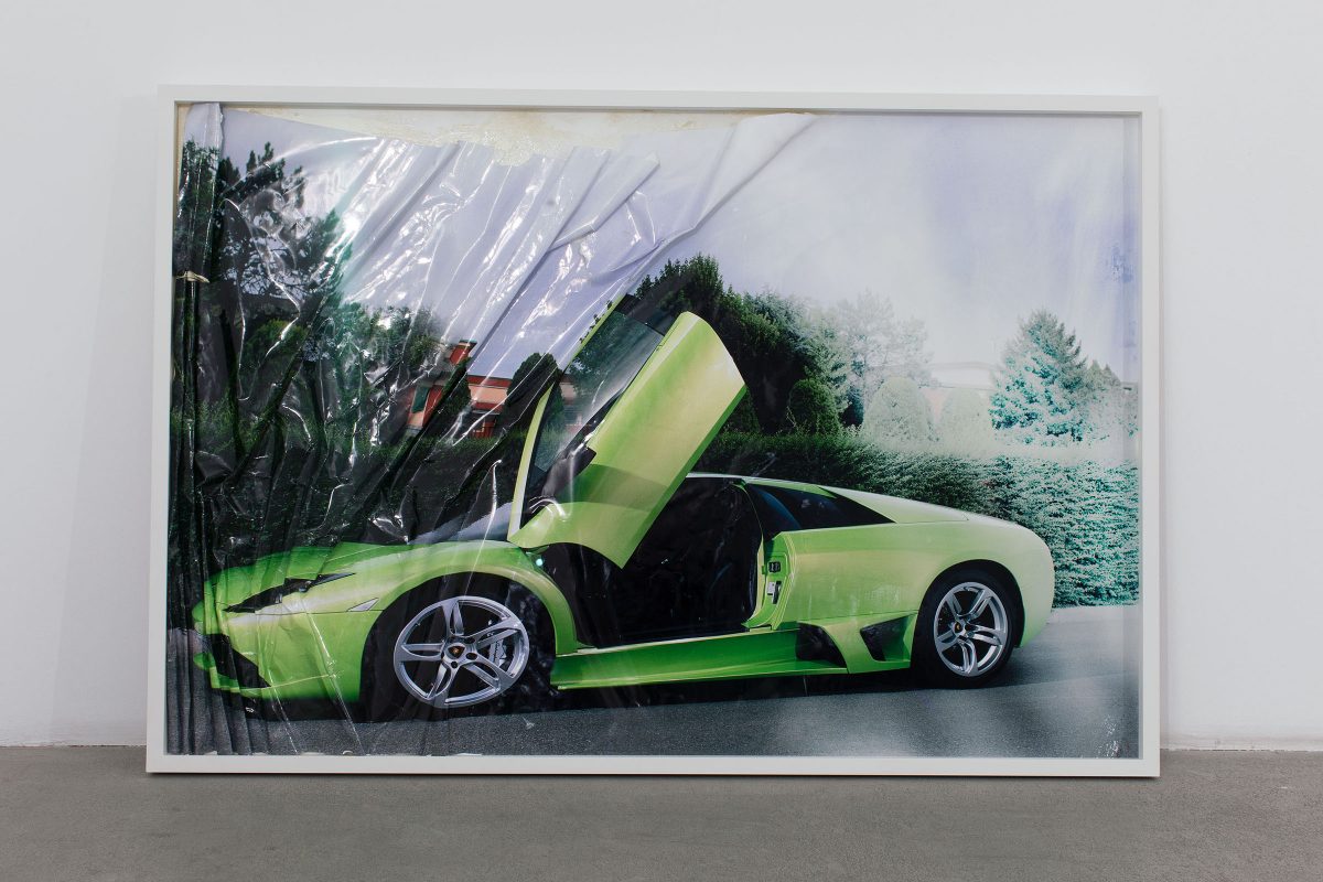 Hoischen / Mark – „untitled“, 136,0 x 100,5 cm, Glossy C-Print on wood 2020.