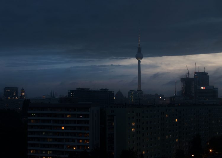 Studio in the Sky, Oliver Mark.