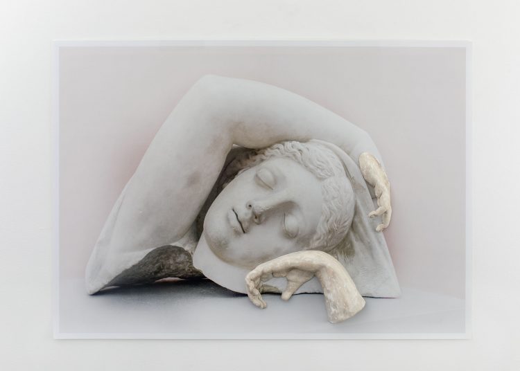 Philip Topolovac / Oliver Mark „untitled“ 50,0 x 70,0 cm Sculpture on C-Print 2022.