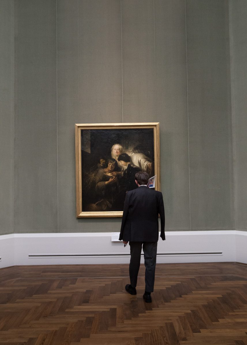 Matthias Bitzer in front of Jan Lievens, Die Wahrsagerin (1607–1674), Berlin 2026.