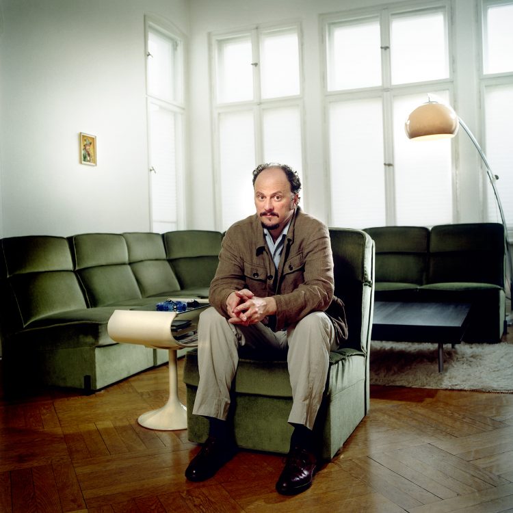 The writer Jeffrey Eugenides in his apartment in Berlin Schöneberg.